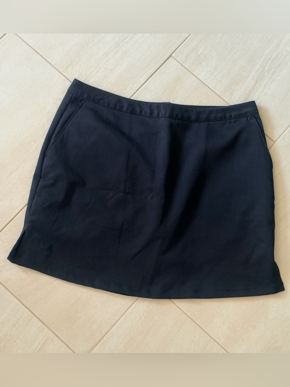 Woman’s Black Under Armour Performance Skort - Size 8